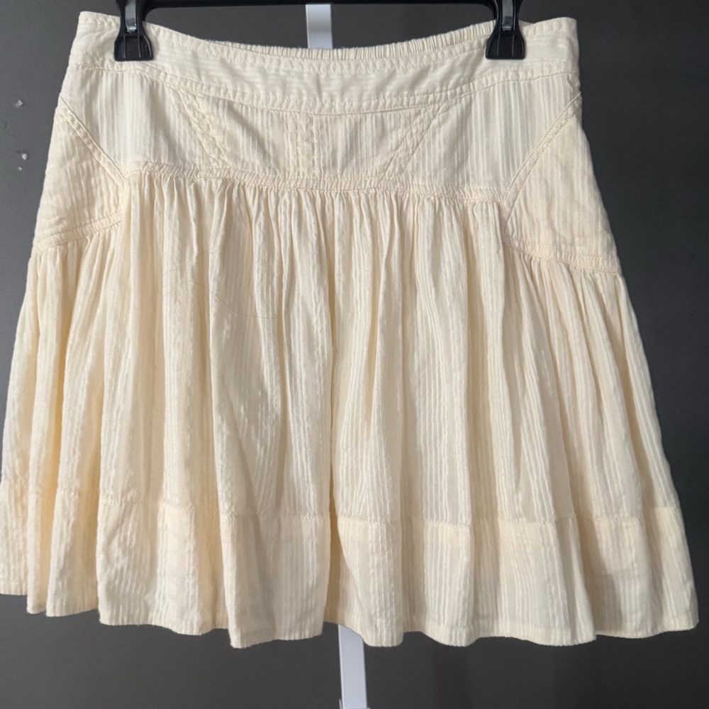 Like New Pale Yellow Anthropologie Flowy Mini Skirt with Smocked Tiered Design M